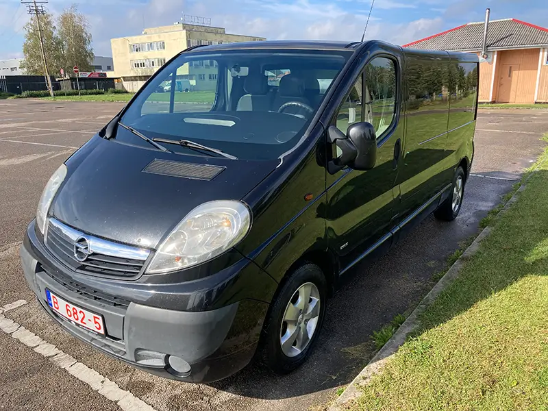 Opel Vivaro 2.5 dīzelis