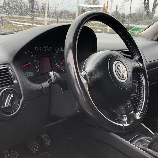 Auto tirdzniecība ​Volkswagen Golf 4 1.6 benzīns