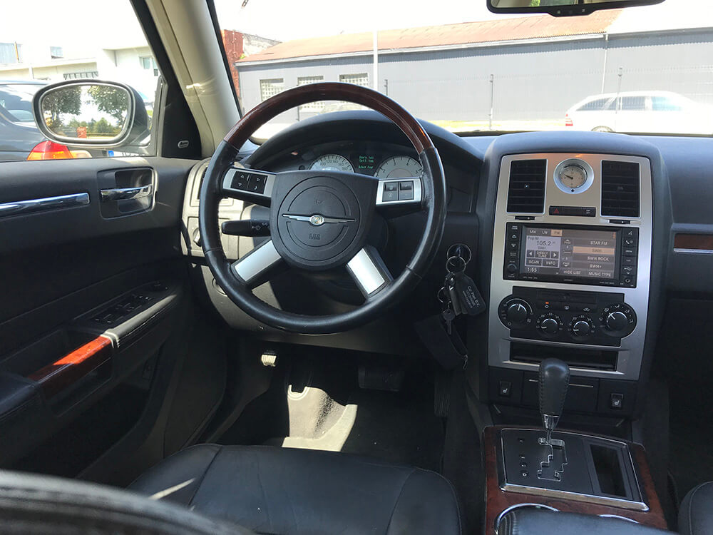 Auto tirdzniecība - Chrysler 300C 3.0 дизель