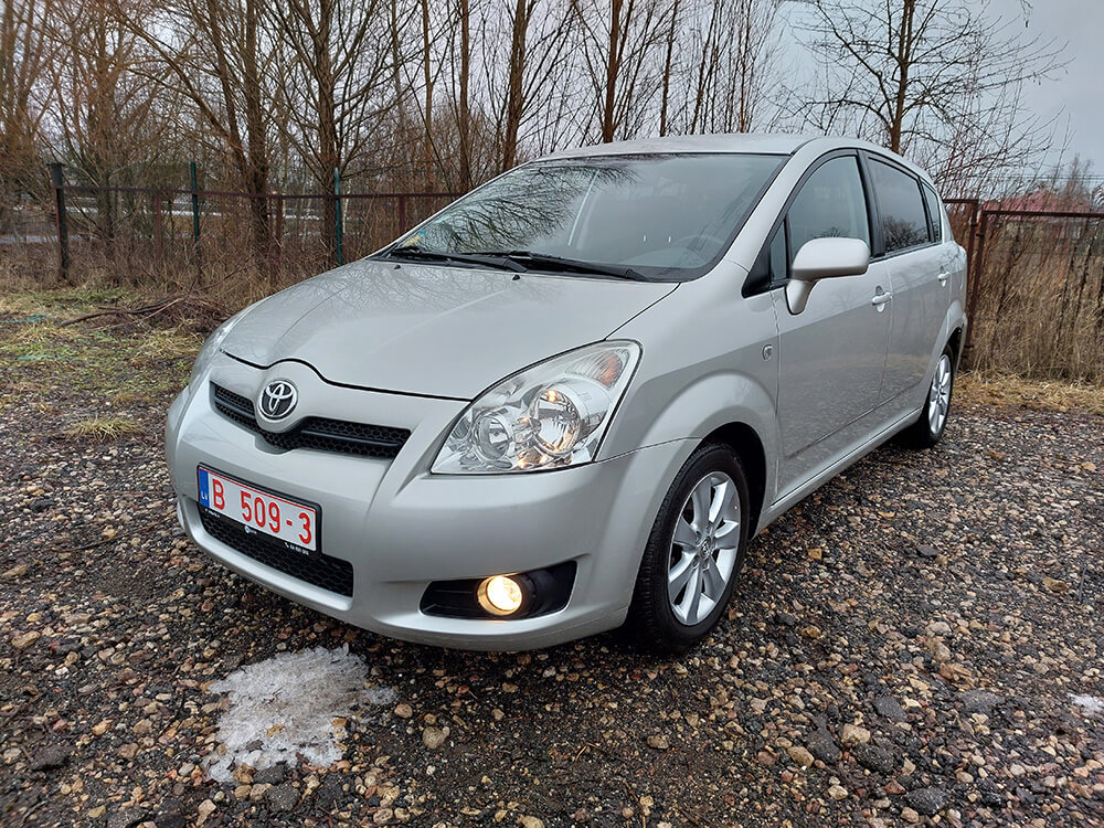 Auto tirdzniecība Toyota Corolla Verso 2.2 dīzelis