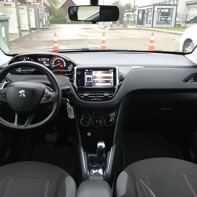 Auto tirdzniecība ​Peugeot 208 1.4 dīzelis