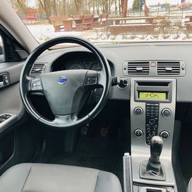 Auto tirdzniecība ​​Volvo V50 2.0 dīzelis